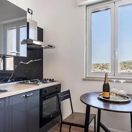 דירה Mansarda Aurispa