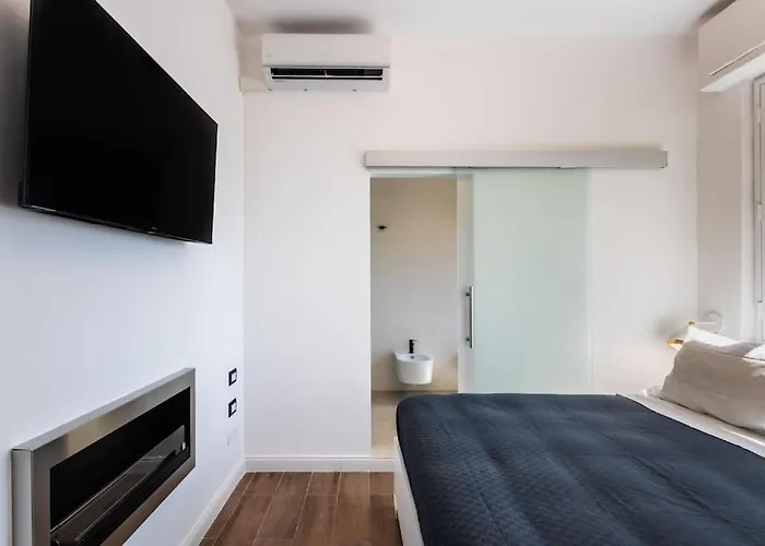 公寓 Mansarda Aurispa