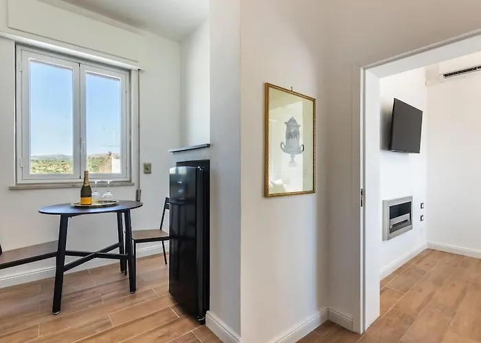 Mansarda Aurispa 公寓 诺托